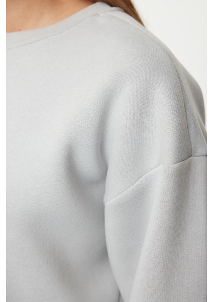 Kadın Moda Crop Dik Yaka Düşük Kol Crop Gri Rahat Kesim Crop Basic Kalın Içi Polarlı Örme Sweatshirt fırsatları