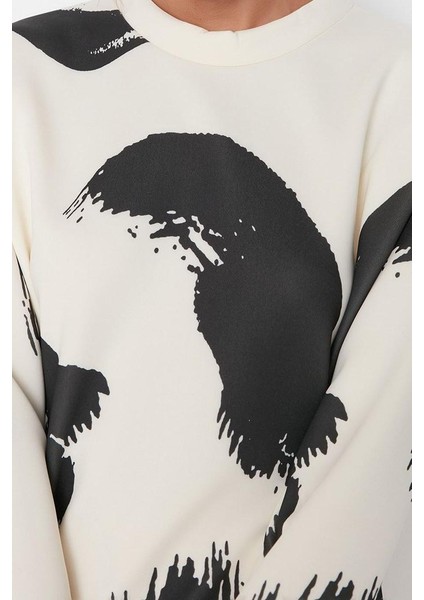 Kadın Tesettür Moda Şık Regular Bisiklet Yaka Düşük Kol Regular Beyaz Desenli Scuba Örme Sweatshirt fırsatları