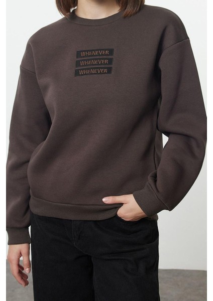 Kadın Bisiklet Yaka Düşük Kol Kalın Içi Polarlı Slogan Nakışlı Rahat Kalıp Örme Sweatshirt fiyatları