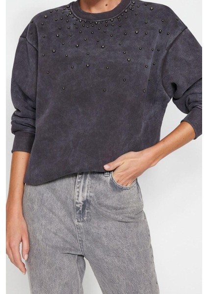 Kadın Regular Bisiklet Yaka Düşük Kol Regular Eskitme Kalın Içi Polarlı Inci Detaylı Örme Sweatshirt fiyatları