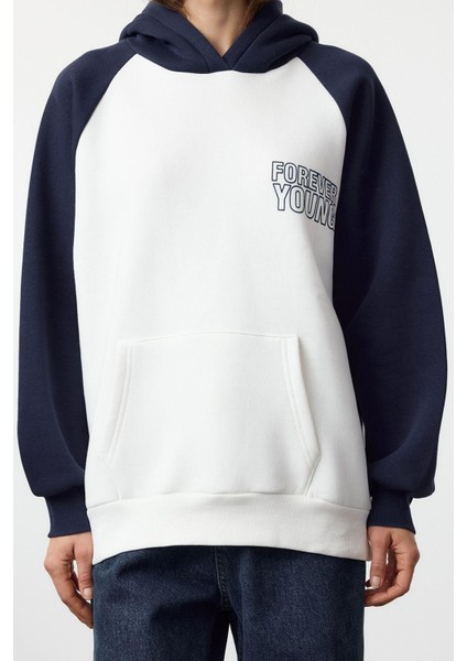 Kadın Moda Şık Bol Kapüşonlu Reglan Kol Uzun Slogan Baskılı Kalıp Kalın Içi Polarlı Örme Sweatshirt