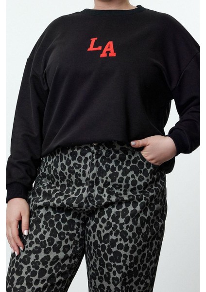 Kadın Büyük Beden Moda Şık Oversize Bisiklet Yaka Düşük Kol Regular Nakış Detaylı Örme Sweatshirt fiyatları