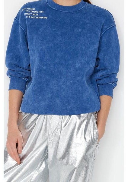 Kadın Bisiklet Yaka Düşük Kol Eskitme Kalın Içi Polarlı Kalıp Nakışlı Örme Sweatshirt