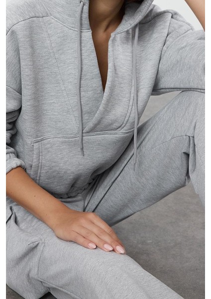 Kadın Moda Bol Kapüşonlu Düşük Kol Uzun Overize Geniş Kalıp Kalın Içi Polarlı V Yaka Örme Sweatshirt