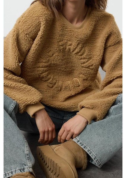 Kadın Moda Bol Bisiklet Yaka Düşük Kol Uzun Peluş Nakışlı Overize Geniş Kalıp Kalın Örme Sweatshirt