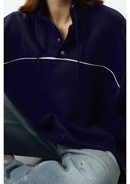 Kadın Bol Dik Yaka Düşük Kol Uzun Çıtçıtlı Kalıp Çıtçıtlı Biyeli Kalın Içi Polarlı Örme Sweatshirt