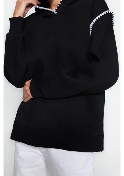 Kadın Moda Şık Regular Kapüşonlu Düşük Kol Regular Kroşeta Detaylı Kalın Içi Polarlı Örme Sweatshirt
