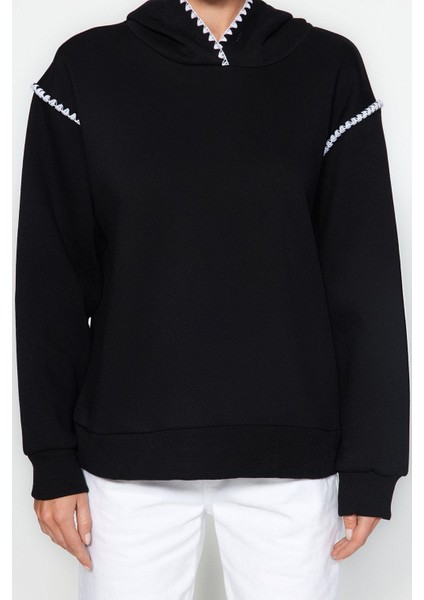 Kadın Moda Şık Regular Kapüşonlu Düşük Kol Regular Kroşeta Detaylı Kalın Içi Polarlı Örme Sweatshirt