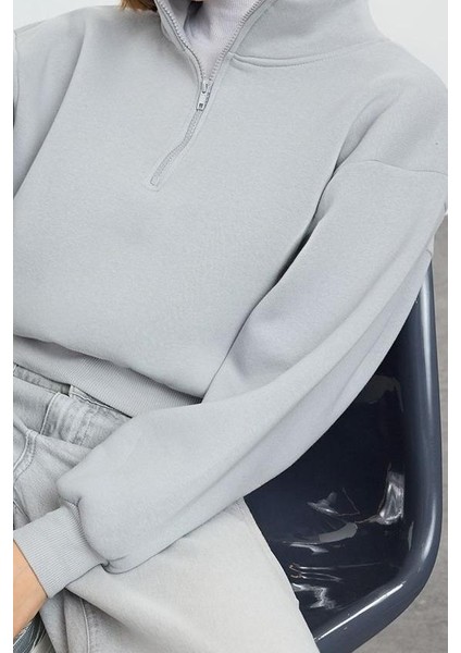 Kadın Fitted Fermuarlı Yaka Crop Rahat Kesim Crop Basic Fermuarlı Kalın Polarlı Örme Sweatshirt
