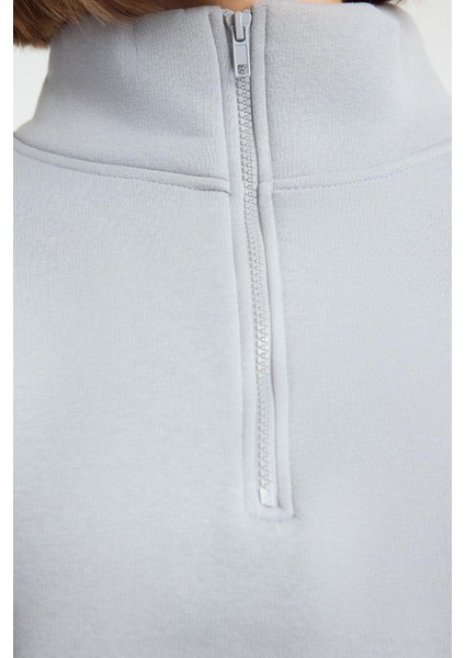 Kadın Fitted Fermuarlı Yaka Crop Rahat Kesim Crop Basic Fermuarlı Kalın Polarlı Örme Sweatshirt