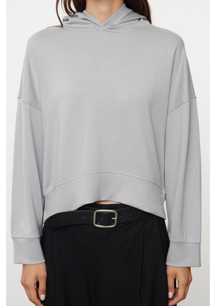 Kadın Kapüşonlu Düşük Kol Dikiş Detaylı Normal Kesim Yumuşak Tuşeli Örme Sweatshirt