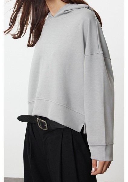 Kadın Kapüşonlu Düşük Kol Dikiş Detaylı Normal Kesim Yumuşak Tuşeli Örme Sweatshirt