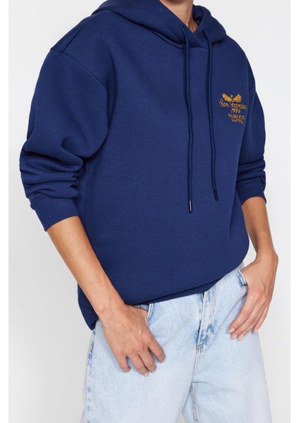 Kadın Kapüşonlu Düşük Kol Standart Normal Kalıp Nakışlı Kalın Polarlı Örme Sweatshirt