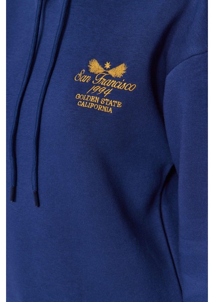 Kadın Kapüşonlu Düşük Kol Standart Normal Kalıp Nakışlı Kalın Polarlı Örme Sweatshirt