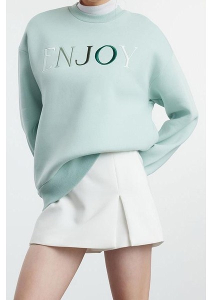 Kadın Regular Bisiklet Yaka Düşük Kol Standart Slogan Nakış Detaylı Normal Kalıp Örme Sweatshirt modelleri