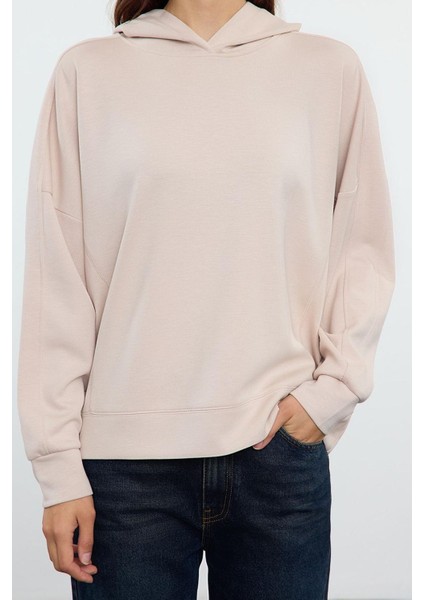 Kadın Relaxed Kapüşonlu Düşük Kol Rahat Kesim Yumuşak Tuşeli Dikiş Detaylı Örme Sweatshirt