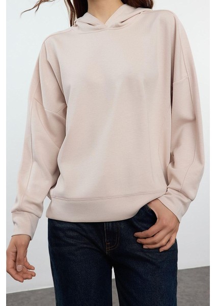 Kadın Relaxed Kapüşonlu Düşük Kol Rahat Kesim Yumuşak Tuşeli Dikiş Detaylı Örme Sweatshirt