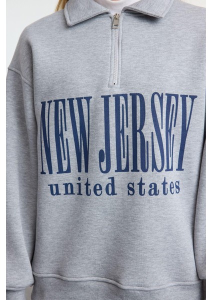 Kadın Oversize Fermuarlı Yaka Uzun Kalıp Kalın Polarlı Slogan Baskılı Fermuarlı Örme Sweatshirt