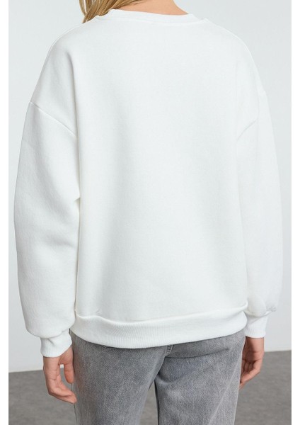 Kadın Bol Bisiklet Yaka Düşük Kol Uzun Slogan Nakışlı Geniş Kalıp Kalın Içi Polarlı Örme Sweatshirt indirimleri
