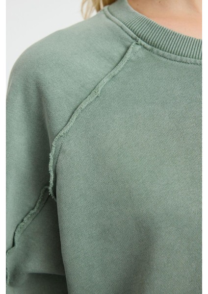 Kadın Moda Şık Regular Bisiklet Yaka Reglan Kol Regular Yıkamalı Normal Kalıp Örme Sweatshirt