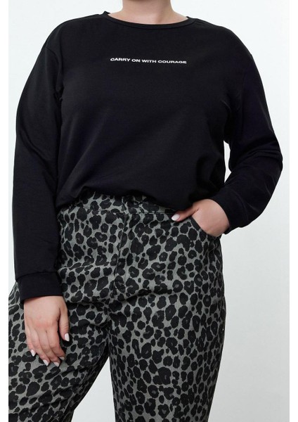 Büyük Beden Tarz Regular Bisiklet Yaka Standart Kol Uzun Sloganlı Fit Sweatshirt