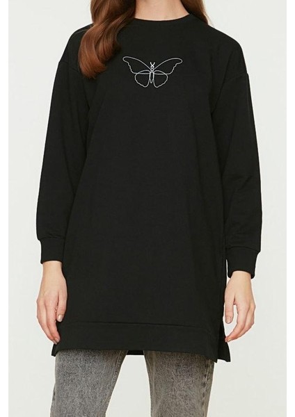 Tesettür Regular Bisiklet Yaka Standart Kol Regular Yırtmaç Detaylı Baskılı Örme Sweatshirt