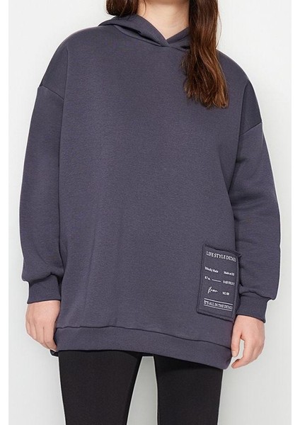 Büyük Beden Relaxed Kapüşonlu Düşük Kol Regular Slogan Detaylı Içi Polar Kalın Örme Sweatshirt
