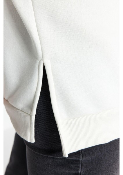 Büyük Beden Oversize Bisiklet Yaka Standart Kol Bej Kalın Polarlı Yırtmaçlı Örme Sweatshirt