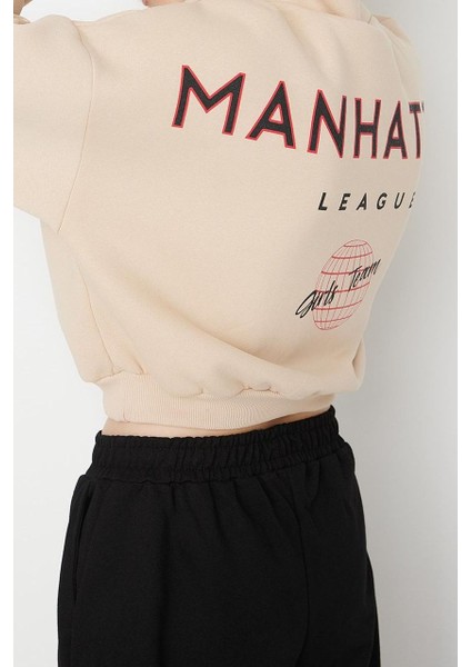 Tarz Relaxed Kapüşonlu Düşük Kol Crop Sırt Baskı Detaylı Kalın Içi Polarlı Örme Sweatshirt