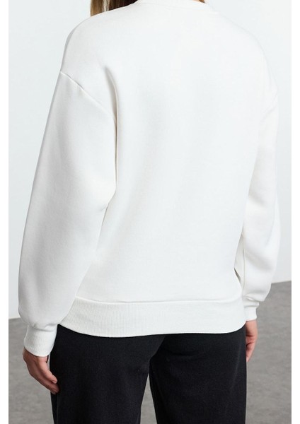 Tarz Regular Bisiklet Yaka Düşük Kol Regular Slogan Nakışlı Normal Kalıp Kalın Örme Sweatshirt fırsatları
