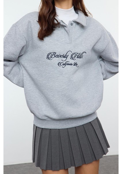 Oversize Gömlek Yaka Düşük Kol Uzun Gömlek Yaka Nakışlı Fit Kalın Içi Polarlı Örme Sweatshirt