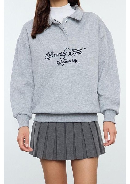 Oversize Gömlek Yaka Düşük Kol Uzun Gömlek Yaka Nakışlı Fit Kalın Içi Polarlı Örme Sweatshirt