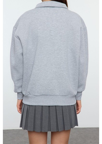 Oversize Gömlek Yaka Düşük Kol Uzun Gömlek Yaka Nakışlı Fit Kalın Içi Polarlı Örme Sweatshirt