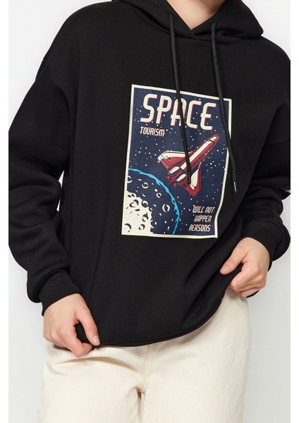 Tarz Bol Kapüşonlu Düşük Kol Uzun Kalın Içi Polarlı Uzay Baskılı Geniş Kesim Örme Sweatshirt