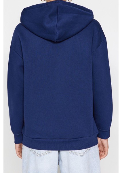 Kapüşonlu Düşük Kol Standart Normal Kalıp Nakışlı Kalın Polarlı Örme Sweatshirt