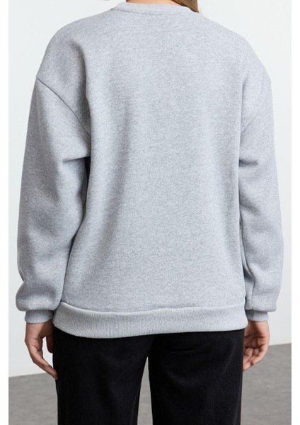 Bol Bisiklet Yaka Düşük Kol Uzun Kalp Nakışlı Geniş Kalıp Kalın Içi Polarlı Örme Sweatshirt fırsatları