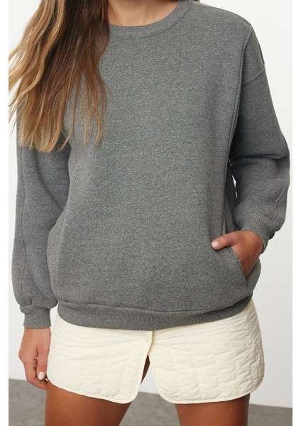 Tarz Bol Bisiklet Yaka Düşük Kol Uzun Geniş Kalıp Cepli Kalın Örme Sweatshirt