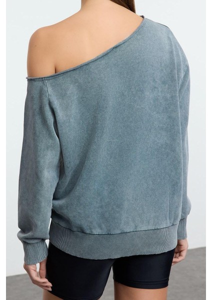 Bol Asimetrik Yaka Düşük Kol Uzun Yıkamalı Geniş Kalıp Asimetrik Yaka Kalın Örme Sweatshirt fırsatları