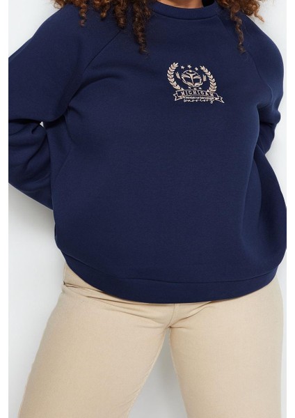 Büyük Beden Oversize Bisiklet Yaka Reglan Kol Kalın Içi Polarlı Nakış Detaylı Örme Sweatshirt fiyatları