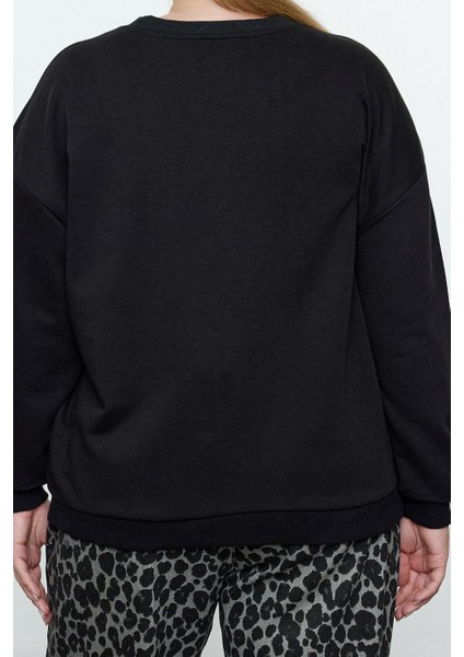 Büyük Beden Tarz Oversize Bisiklet Yaka Düşük Kol Regular Nakış Detaylı Örme Sweatshirt fırsatları