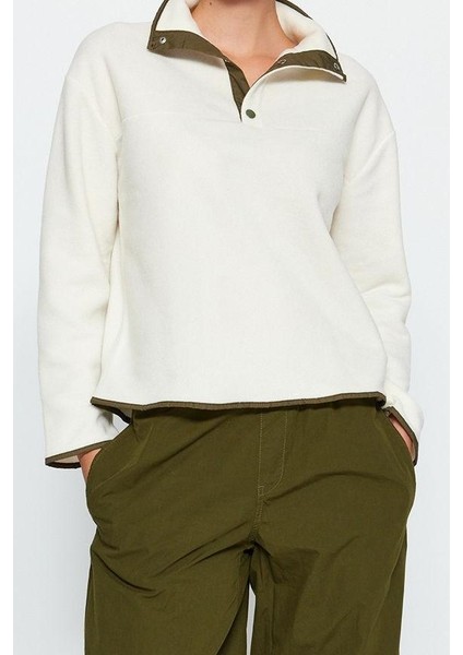 Tarz Regular Dik Yaka Düşük Kol Regular Çıtçıtlı Normal Kalıp Cepli Polar Örme Sweatshirt