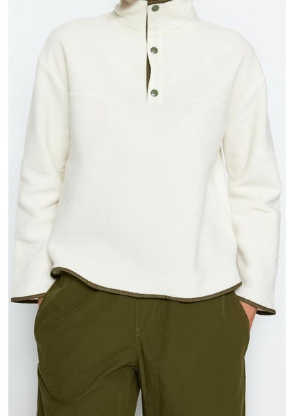 Tarz Regular Dik Yaka Düşük Kol Regular Çıtçıtlı Normal Kalıp Cepli Polar Örme Sweatshirt