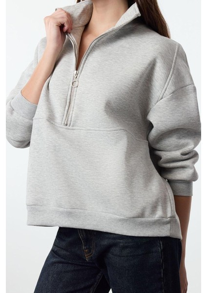 Oversize Dik Yaka Standart Geniş Kalıp Yarım Fermuarlı Kalın Polarlı Örme Sweatshirt