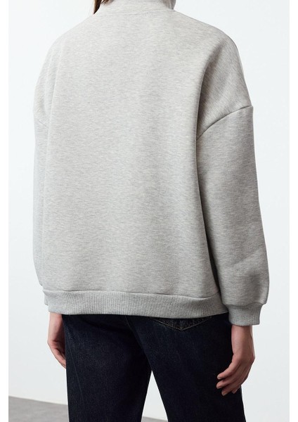 Oversize Dik Yaka Standart Geniş Kalıp Yarım Fermuarlı Kalın Polarlı Örme Sweatshirt