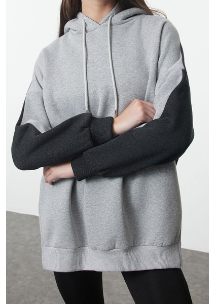 Tarz Oversize Kapüşonlu Düşük Kol Uzun Geniş Kalıp Içi Polarlı Örme Spor Sweatshirt fiyatları