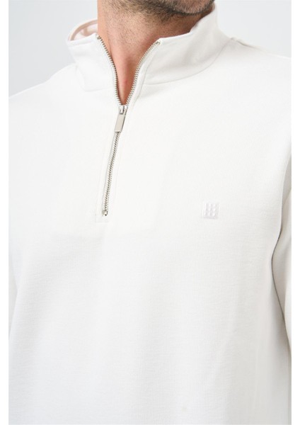 Beyaz Örme Hakim Yaka Pamuklu Casual Slim Fit Dar Kesim Sweatshirt 1013245151