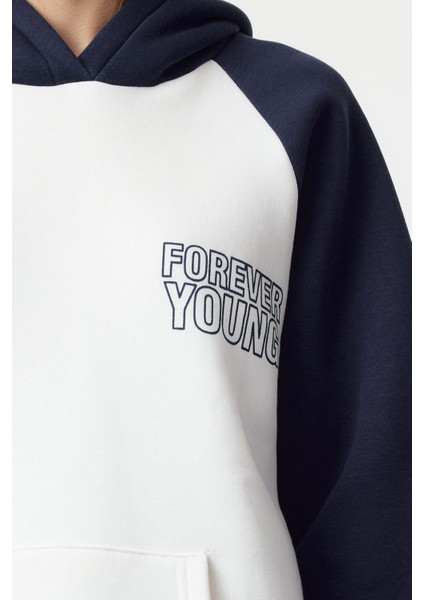 Tarz Bol Kapüşonlu Reglan Kol Uzun Slogan Baskılı Kalıp Kalın Içi Polarlı Örme Sweatshirt