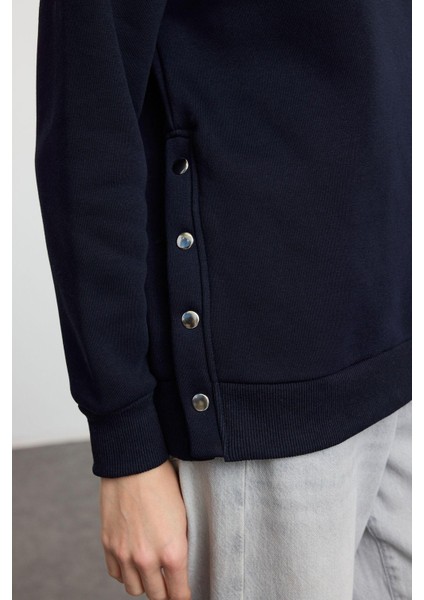 Relaxed Bisiklet Yaka Düşük Kol Kalın Içi Polarlı Çıtçıt Detaylı Rahat Kesim Örme Sweatshirt modelleri