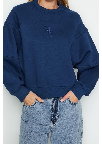 Tarz Regular Bisiklet Yaka Düşük Kol Crop Fit Nakışlı Kalın Içi Polarlı Örme Sweatshirt