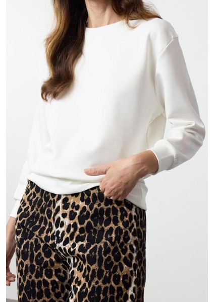 Oversize Bisiklet Yaka Uzun More Sustainable Geniş Kalıp Yumuşak Kumaşlı Örme Sweatshirt